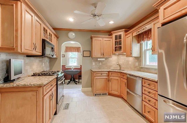 For Sale: 11 Academy Rd Morris Plains, NJ 07950