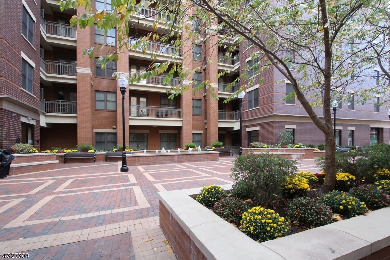 For Sale: 40 West Park Place Morristown, NJ 07960