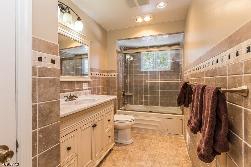 35 Badgley Dr