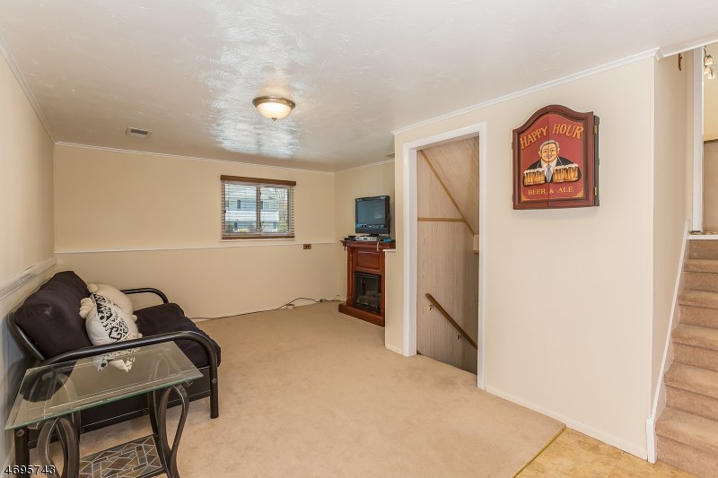 35 Badgley Dr
