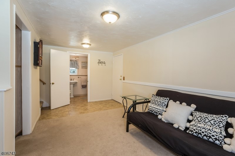 35 Badgley Dr