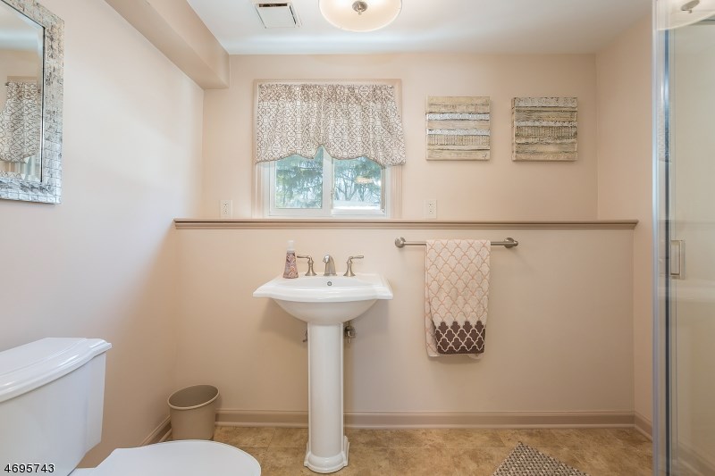 35 Badgley Dr