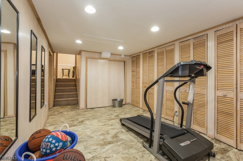 35 Badgley Dr