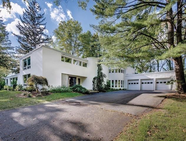 8 Melrose Ln