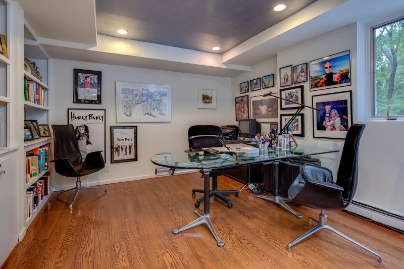 8 Melrose Ln