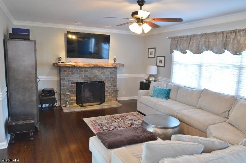 48 Longview Dr