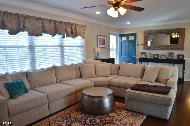 48 Longview Dr