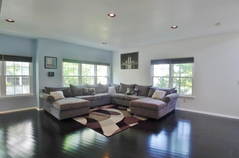 For Sale: 808 Dellwood Ln Whippany, NJ 07981