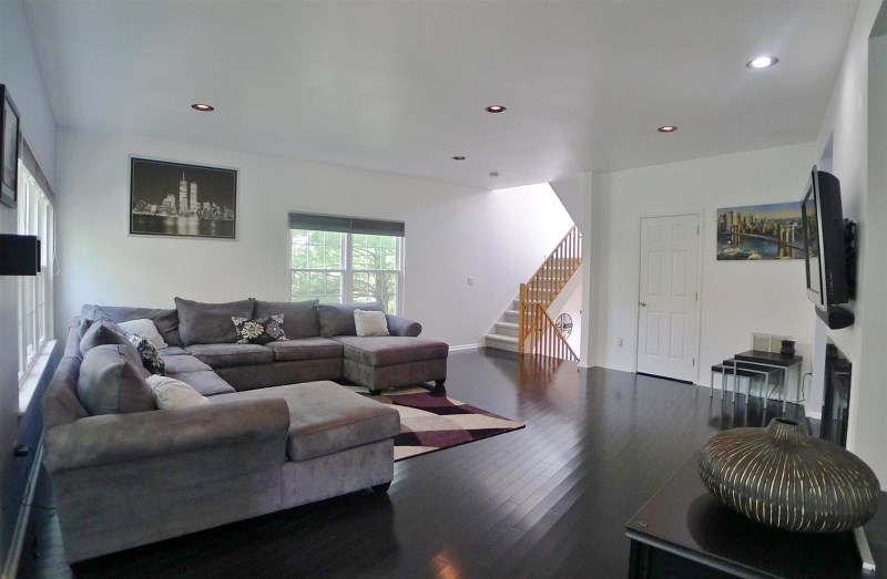 For Sale: 808 Dellwood Ln Whippany, NJ 07981