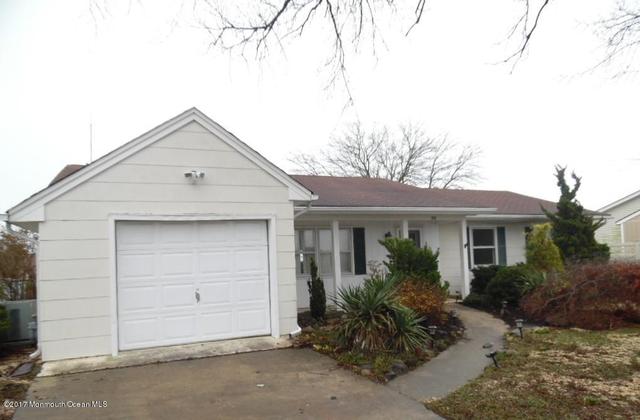 340 Hawthorne Ln
