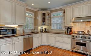 404 Leeward Ave