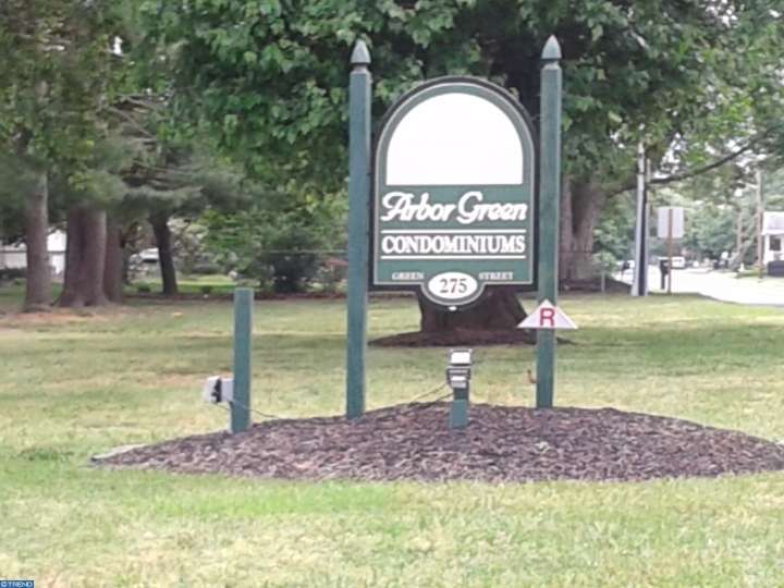 For Sale: 275 Green St #4B8 Beverly, NJ 08010