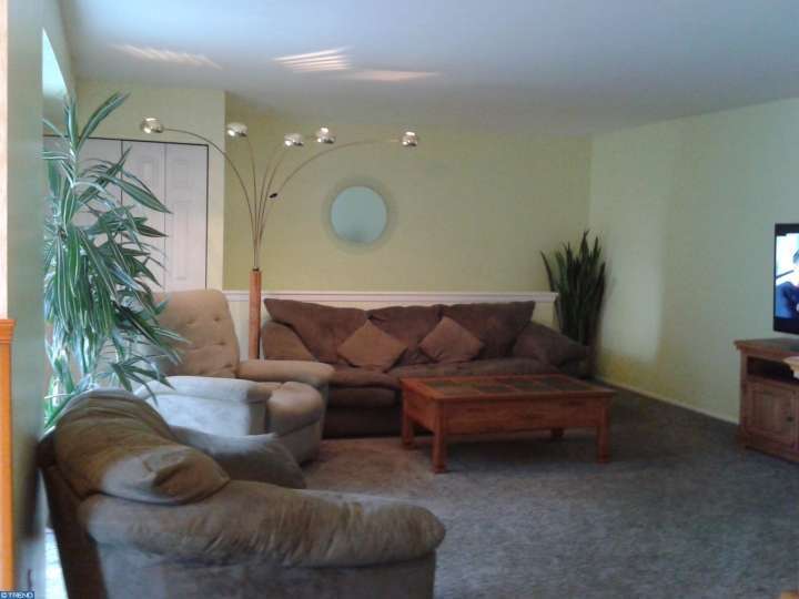 For Sale: 275 Green St #4B8 Beverly, NJ 08010