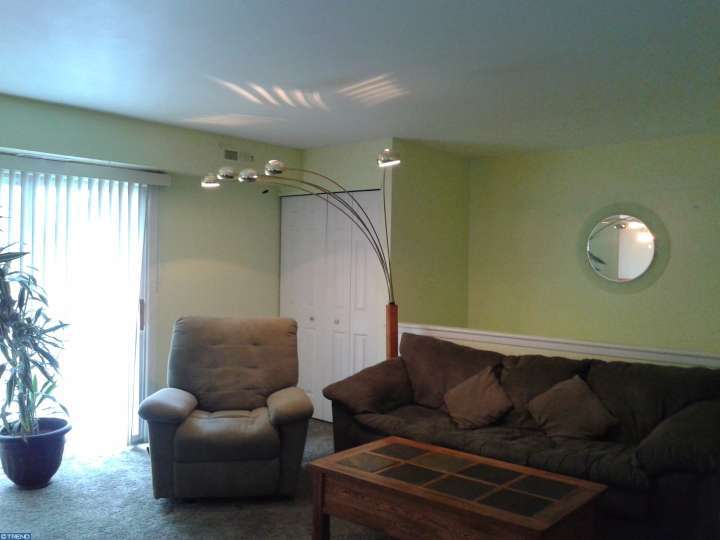For Sale: 275 Green St #4B8 Beverly, NJ 08010