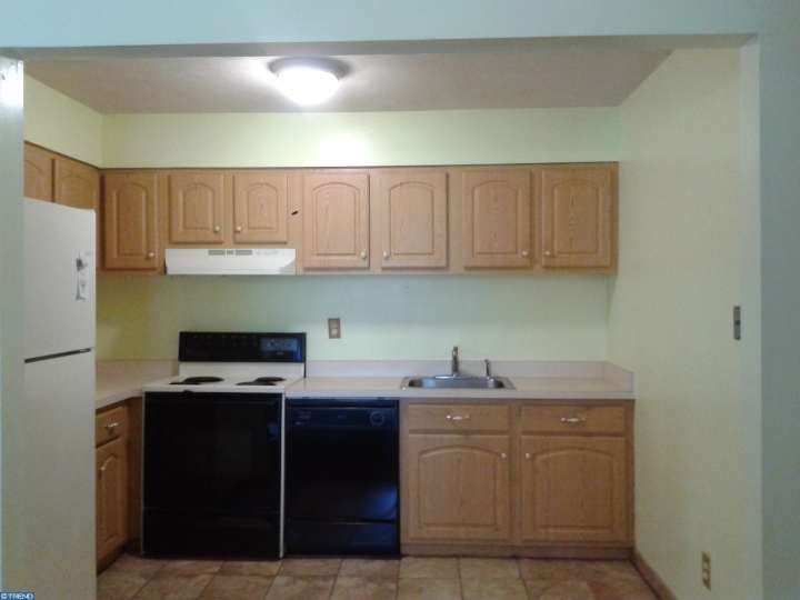 For Sale: 275 Green St #4B8 Beverly, NJ 08010