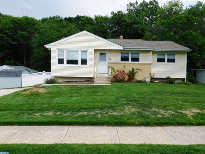 For Sale: 18 Woodbrook Rd Blackwood, NJ 08012