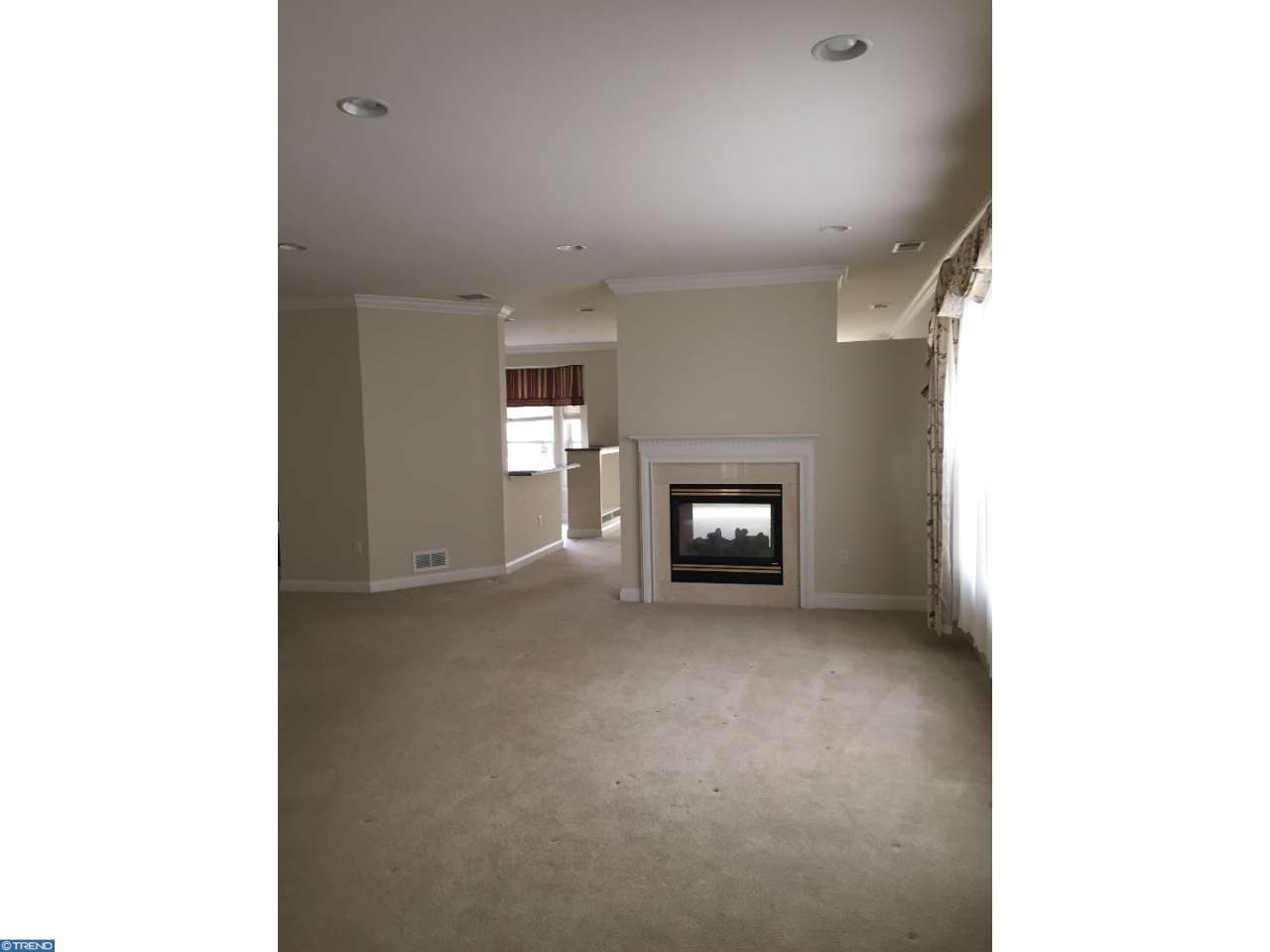 111 Chamber Ln