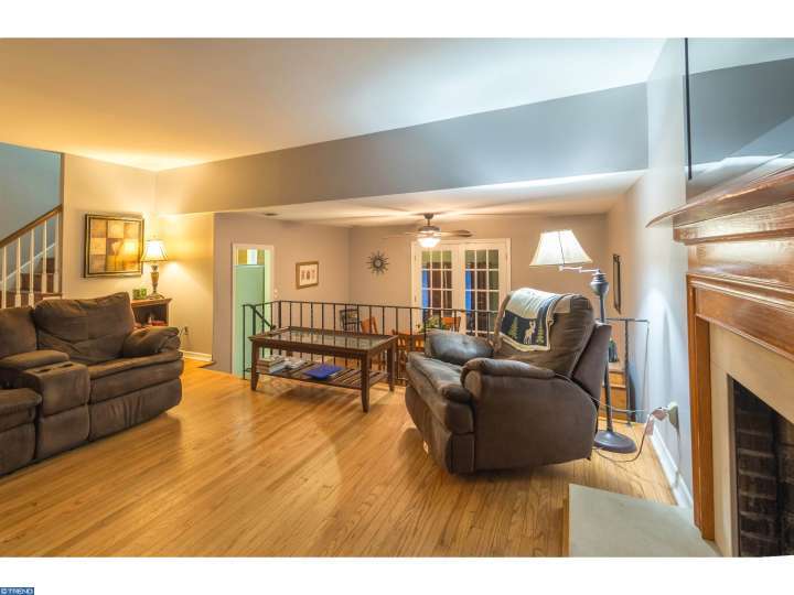 216 Lakeside Dr