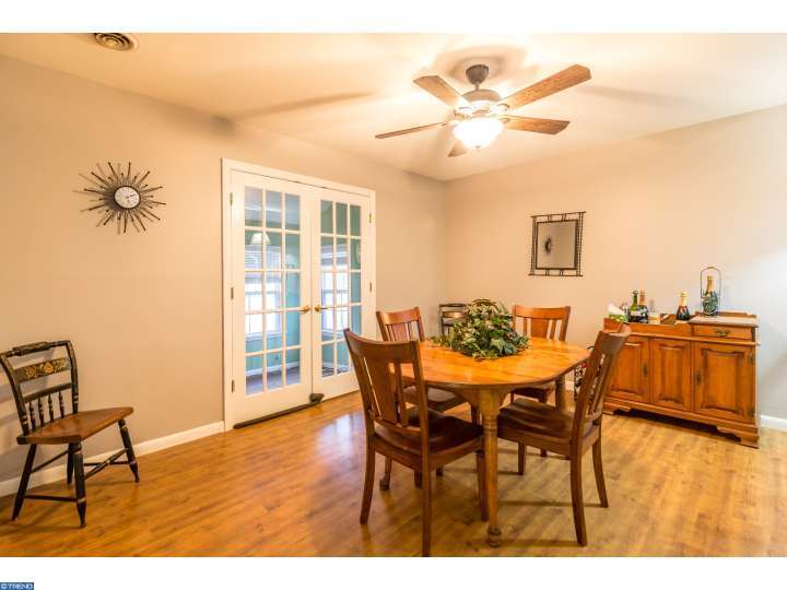 216 Lakeside Dr