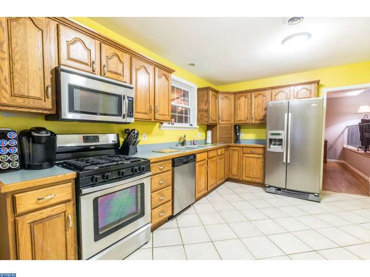 216 Lakeside Dr