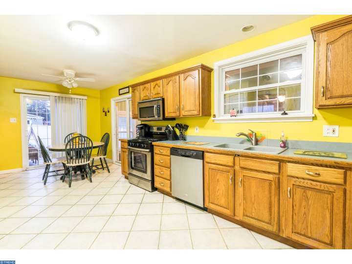 216 Lakeside Dr