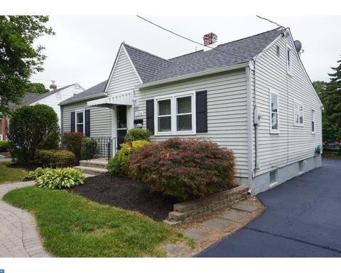 221 Roberts Ave