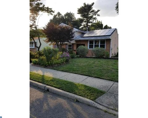 221 Roberts Ave