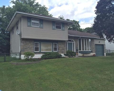 221 Roberts Ave