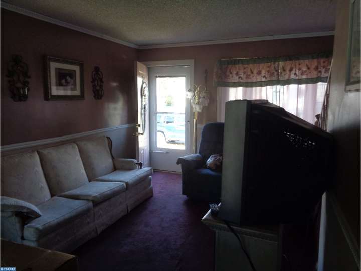 16 Adams Ave