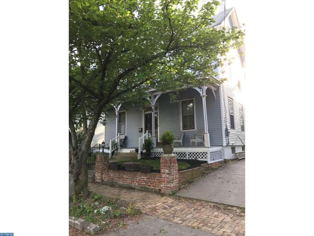 300 Douglas Ave
