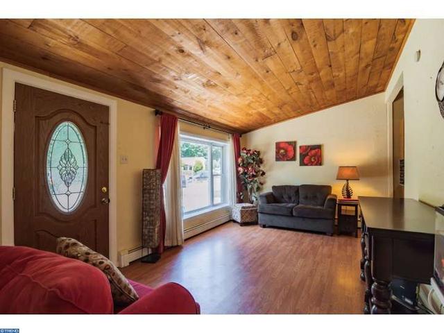 323 Kings Croft