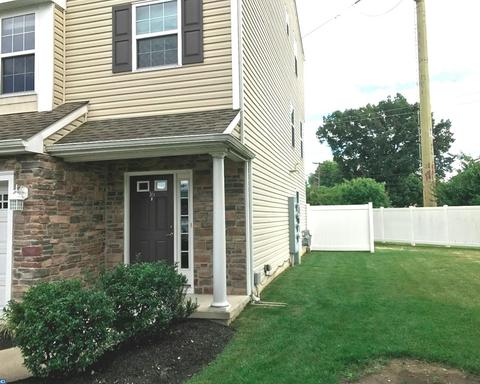 529 Maple Ave