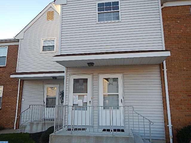 16 Budd St