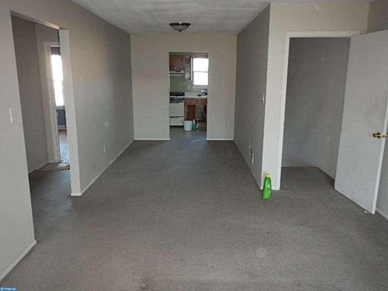 16 Budd St