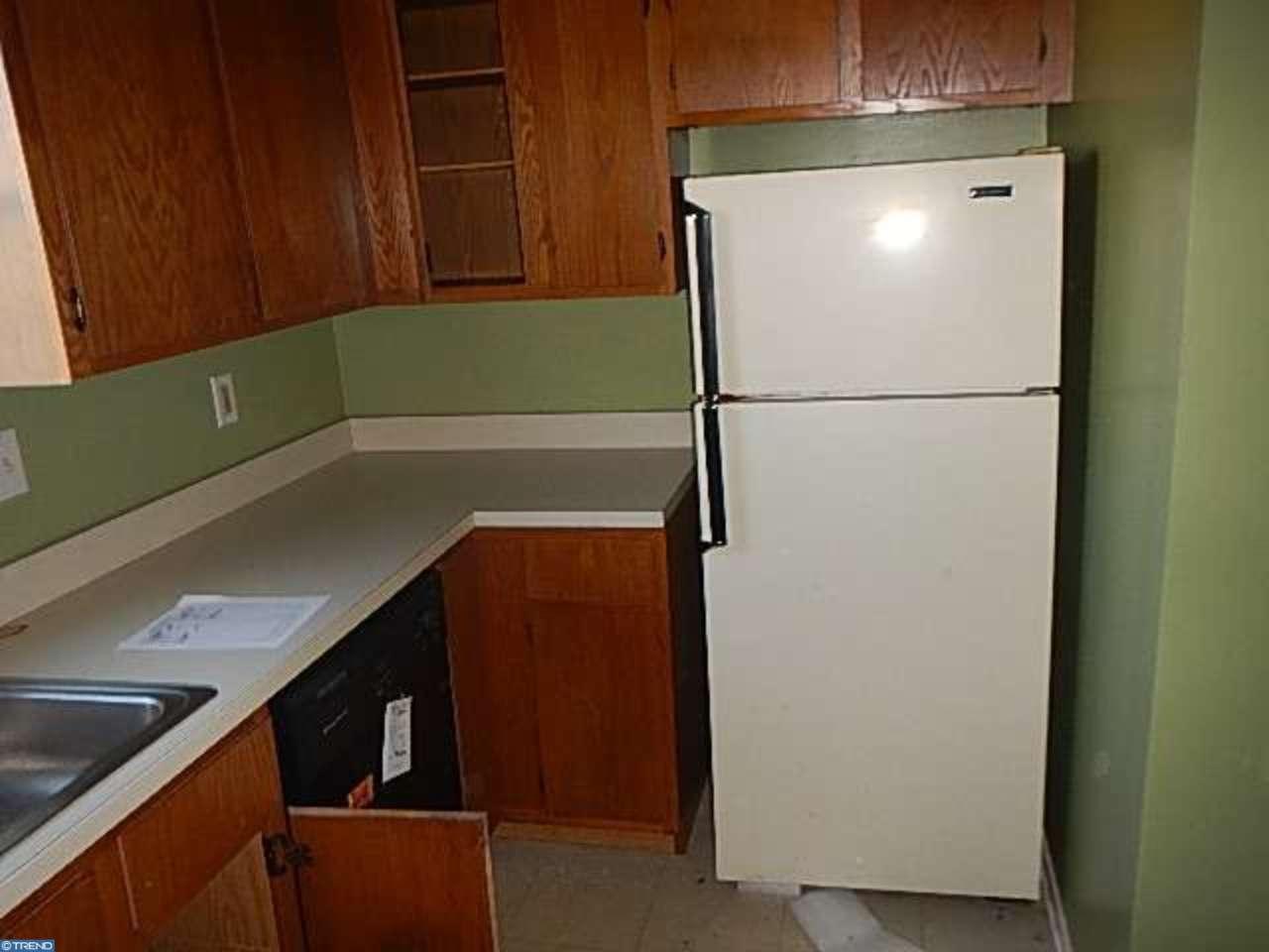 16 Budd St