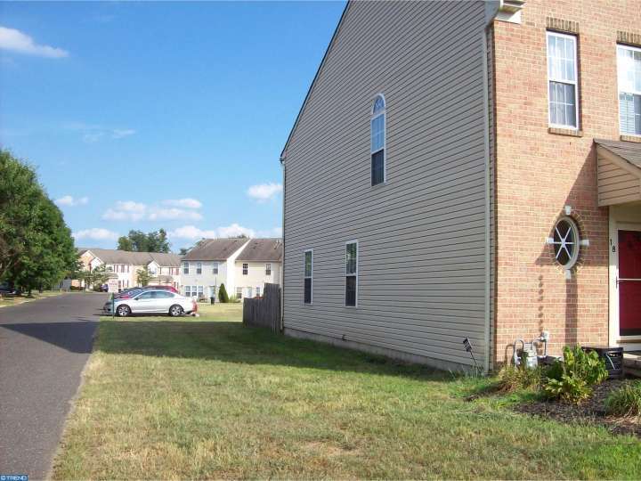 18 Poppyseed Dr