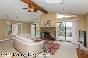340 S Lakeshore Dr