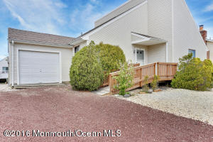 42 Aaron Dr, Manahawkin NJ 08050