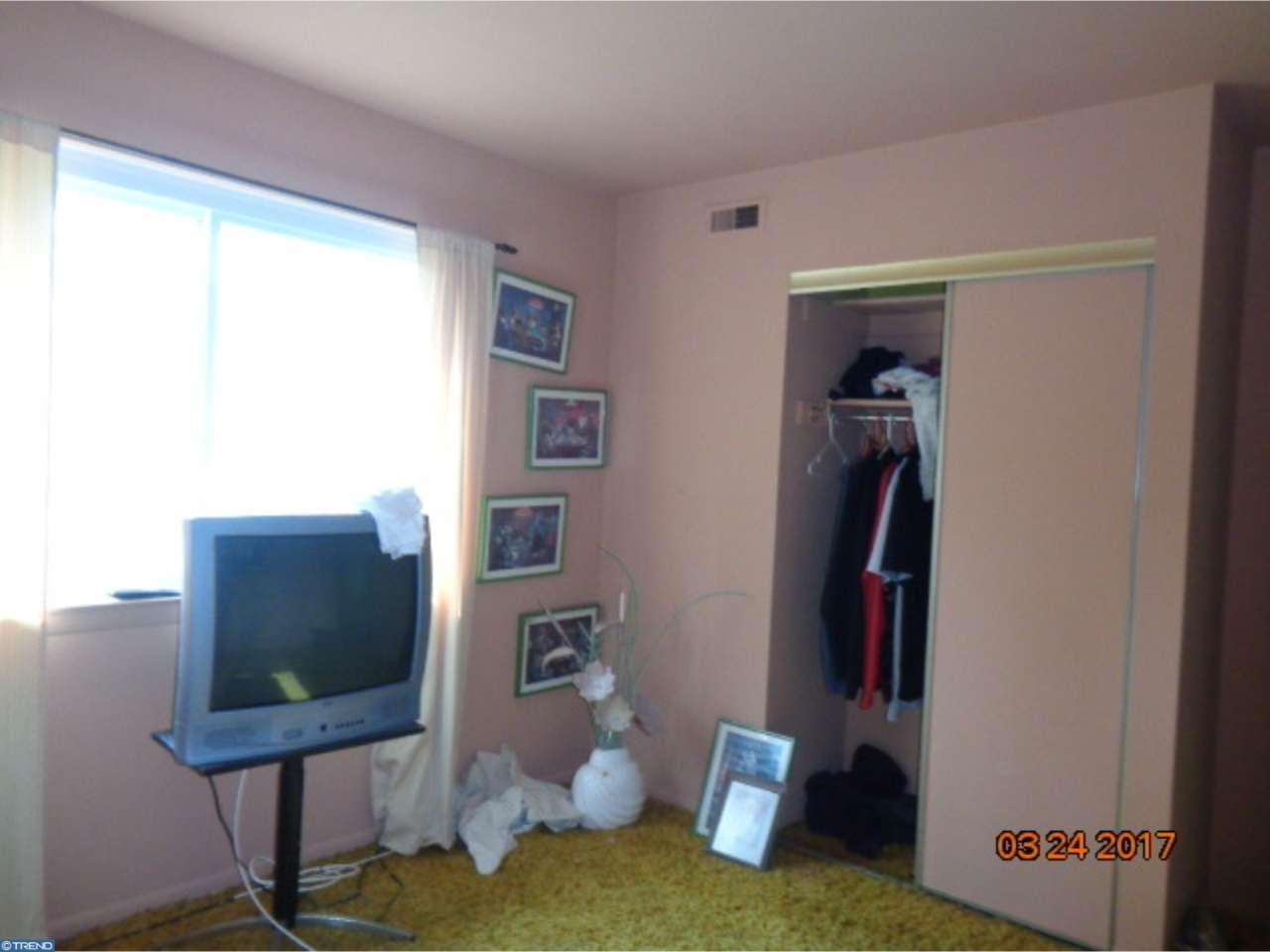 8 Woodlake Dr