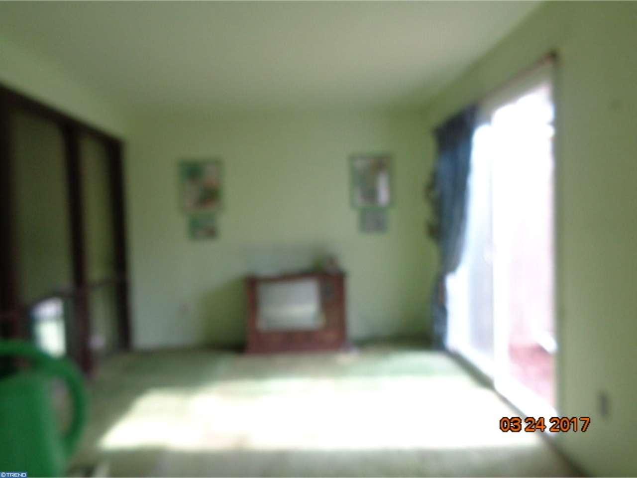 8 Woodlake Dr