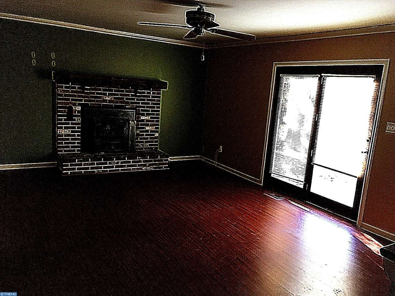 10 N Main St