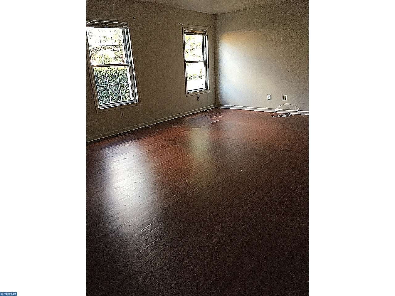 10 N Main St