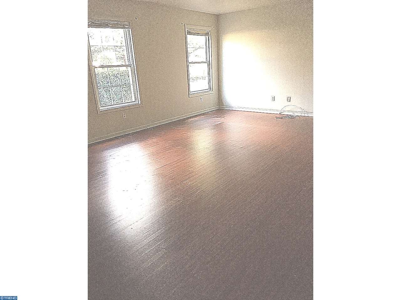 10 N Main St