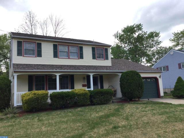4 Newbury Ln