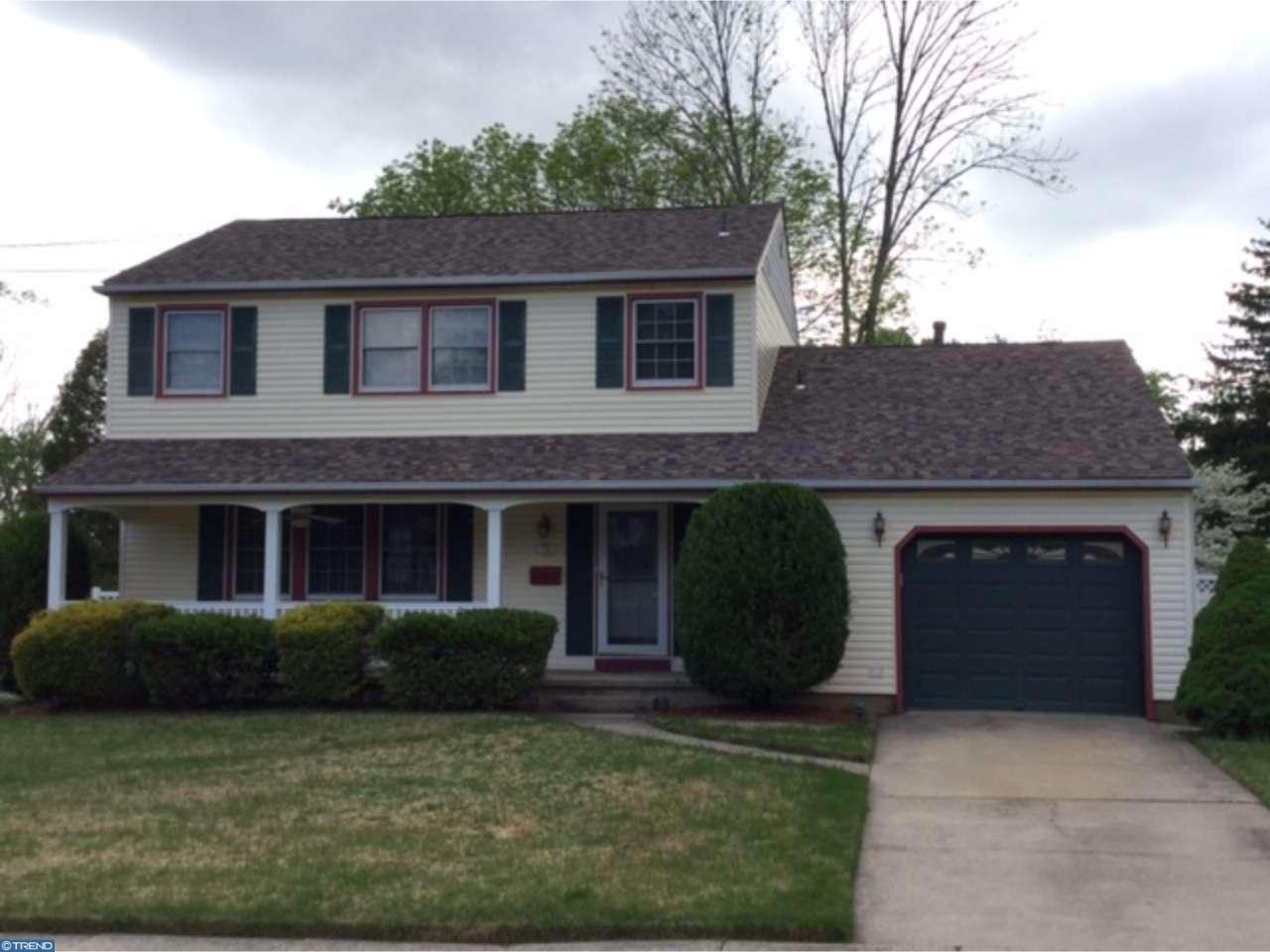 4 Newbury Ln
