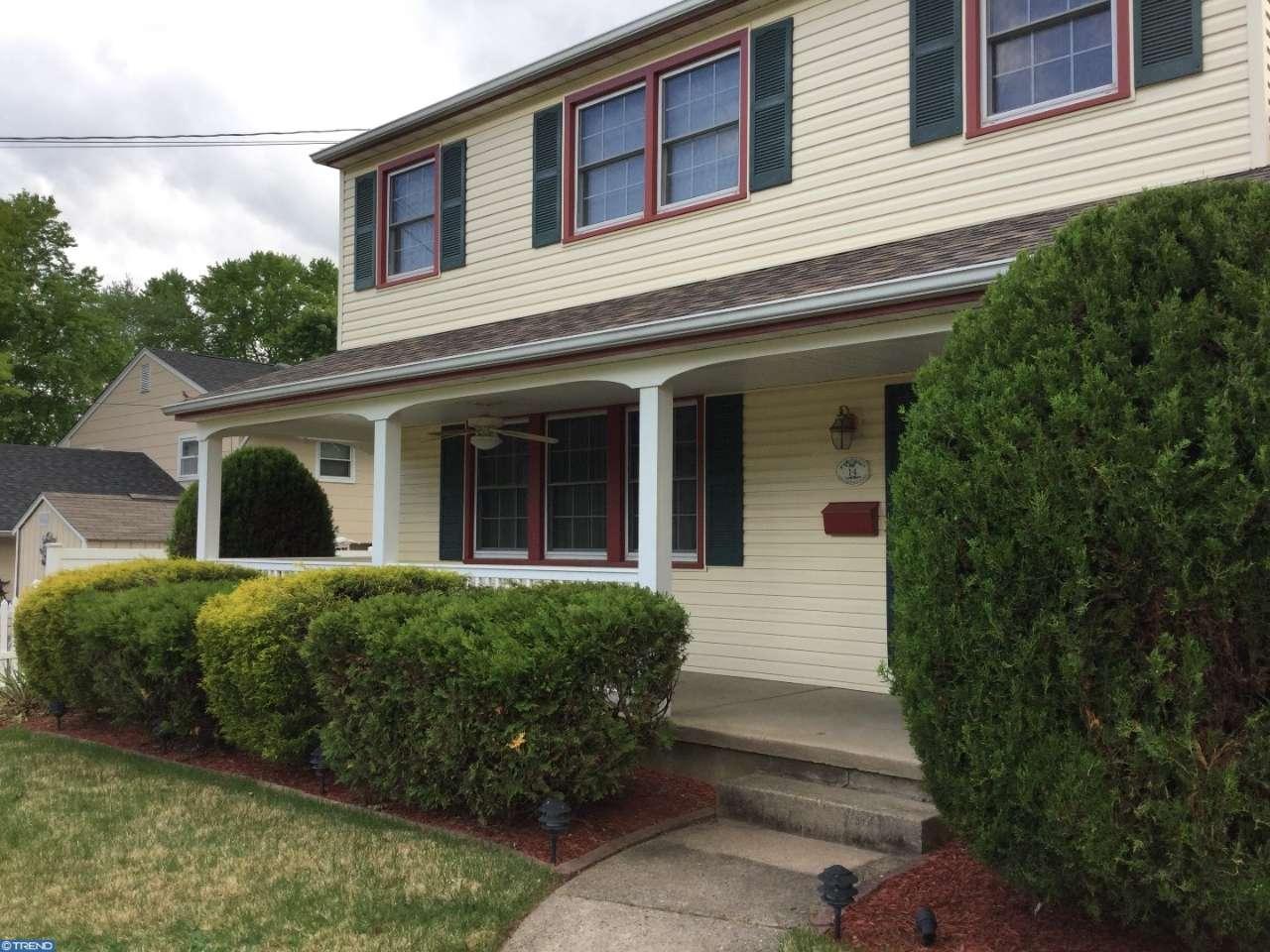 4 Newbury Ln