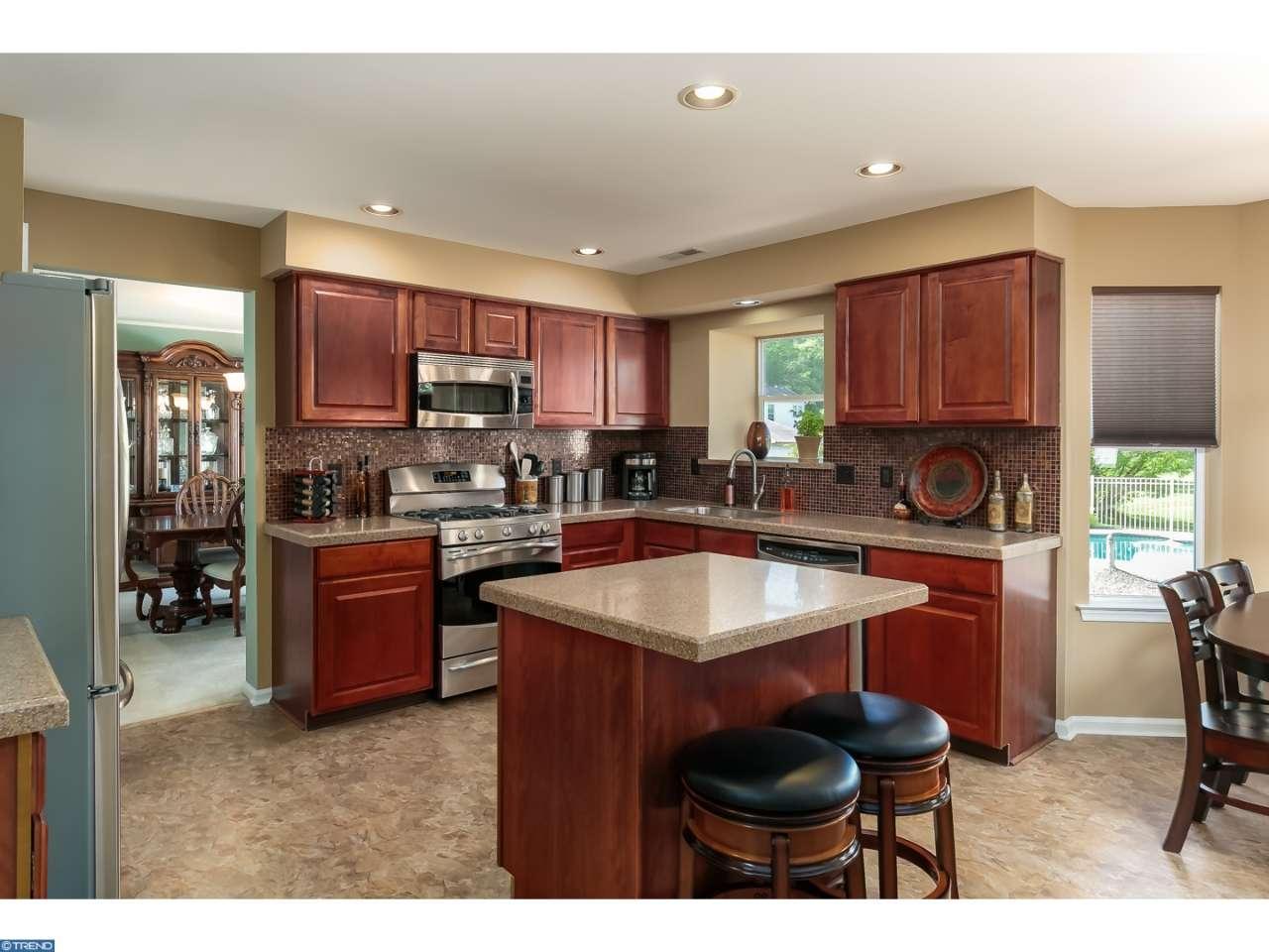 35 Maple Leaf Dr