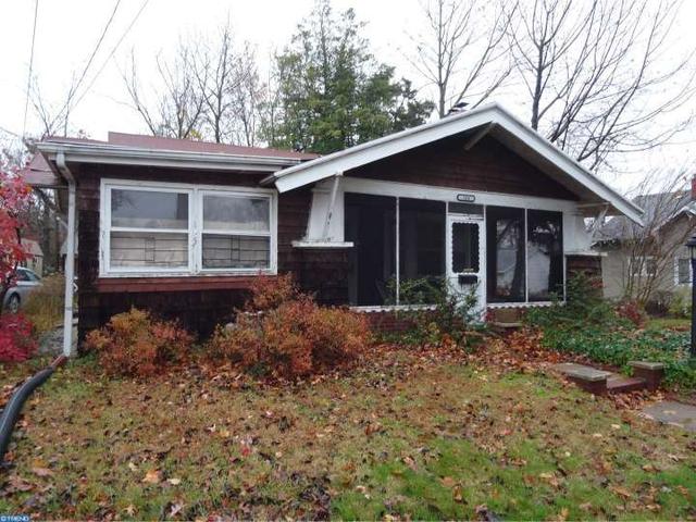 166 E Holly Ave