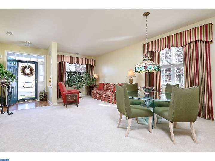 25 Pleasant Valley Dr