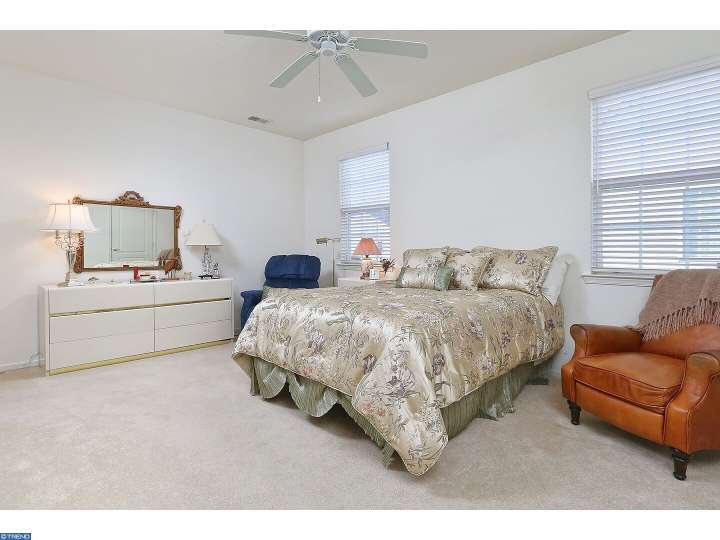 25 Pleasant Valley Dr